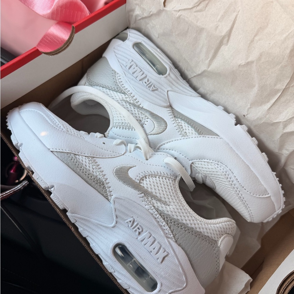 Women’s Nike Air Max Excee white